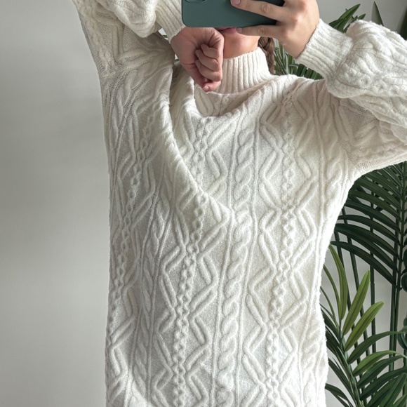 Knit white dress - Picture 5 of 5